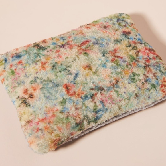 Anthropologie Handbags - Anthro Blake Sherpa Pouch